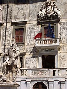220px-Palazzo_dei_Cavalieri_(detail)_-_Pisa,_Italy